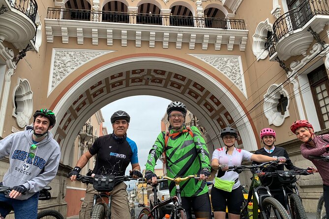 4-Hour Bike Tour Guatemala City - Plaza Berlin and the first volcano views
