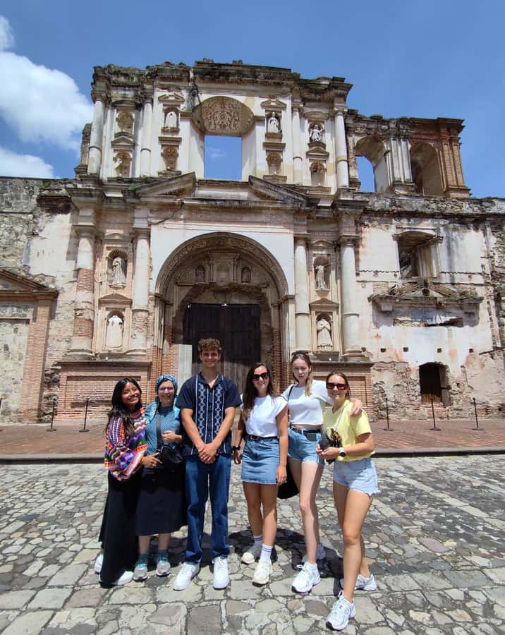 Antigua Guatemala: City Highlights Guided Walking Tour - Price, pace, and what you receive for $25