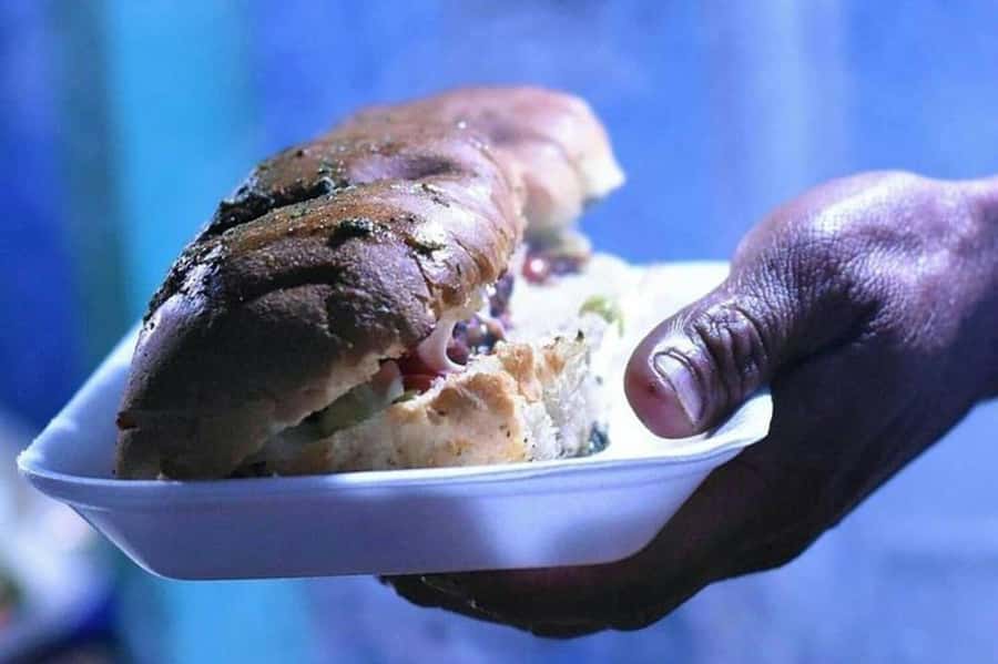 Antigua Local: Evening Street Food Tour with Dinner - Finishing with Guatemalan chocolate