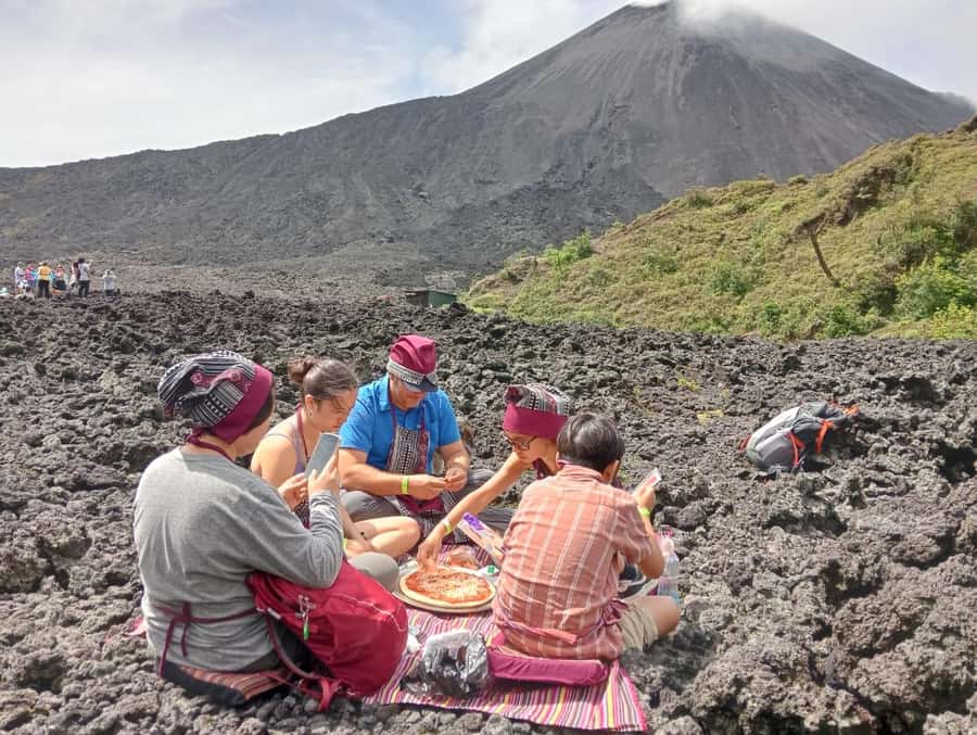 Antigua: Make & Eat Pizza at Pacaya Volcano Private Tour - The final hour of hiking and photos