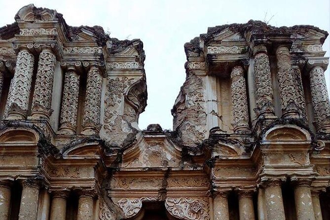 Antigua Private Cultural Walking Tour - Santa Catalina Arch and the familiar Antigua photograph
