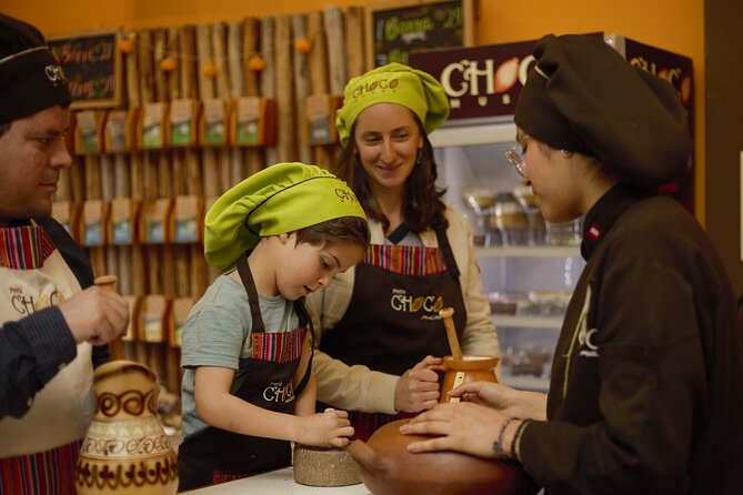 Bean-to-Bar Chocolate Workshop in ChocoMuseo Antigua - Cacao tea and hot chocolate with a Guatemalan twist