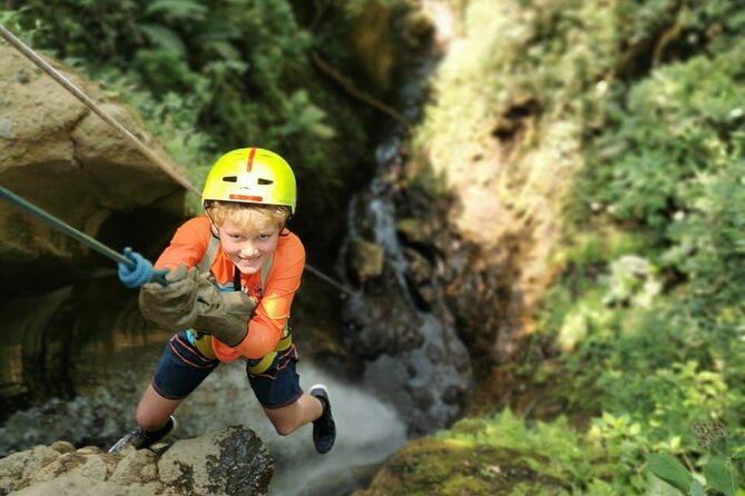 Best Rappel in Guatemala (45 mts. high waterfall near Antigua) - What the waterfall portion may feel like