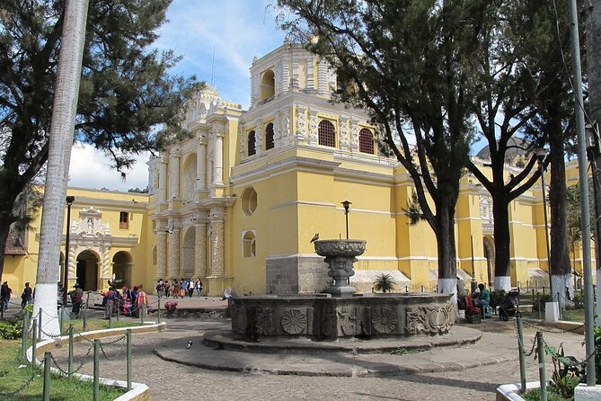 Catacombs and crypts in Antigua Guatemala. - The guides make or break the morning