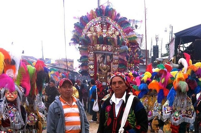 Chichicastenango Market Day Tour from Panajachel - Two hours in Plaza y Mercado Santo Tomas