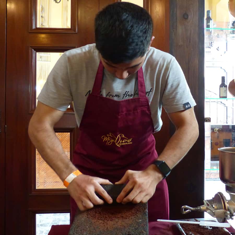 Chocolate workshop; gastronomic experience of cocoa. - Roasting, shelling, and grinding your own beans