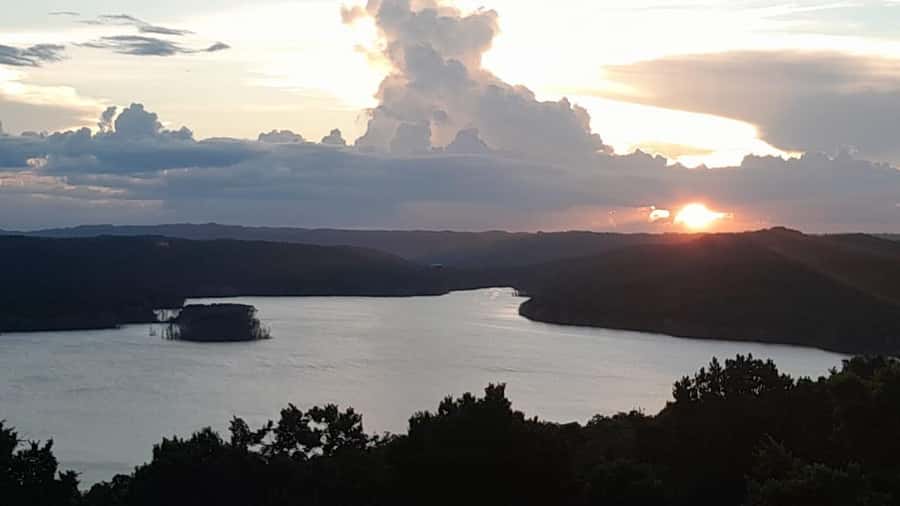 Flores: Yaxha Shared Sunset Tour with Transportation & Guide - Key points to know before you book