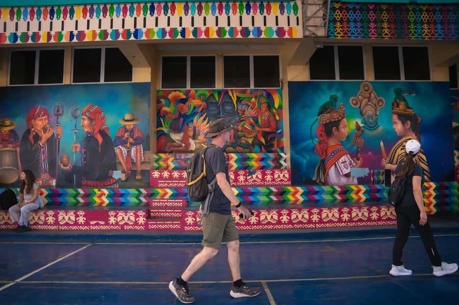 FROM ANTIGUA, ROUND TRIP: EXPLORING THE VILLAGES OF LAKE ATITLÁN. - The 5:30 a.m. start and the road to the lake