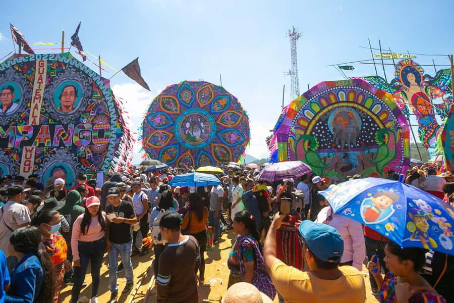 From Antigua to Sumpango Giant Kite Festival - Leaving Antigua at 7:00 am