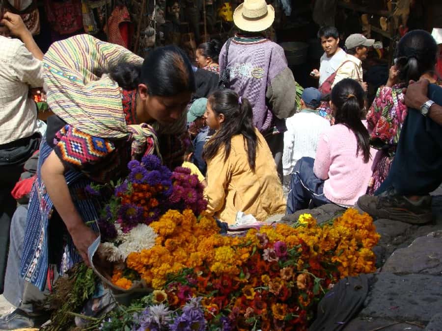 From Guatemala City: Chichicastenango and Lake Atitlan - Lunch time and the limits of a shared itinerary