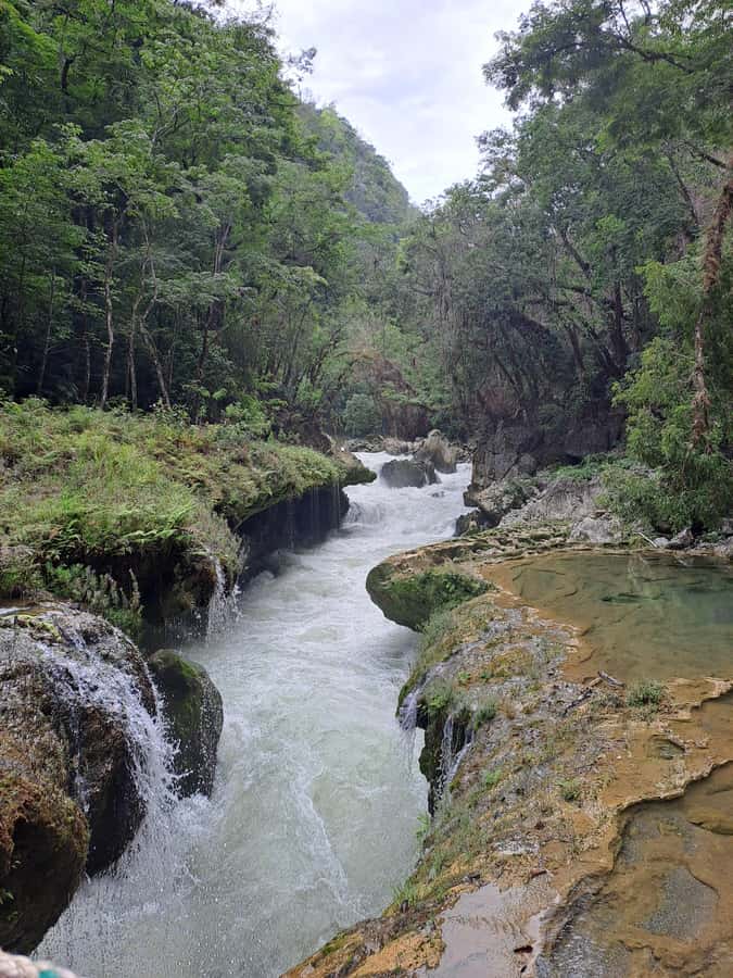 From Guatemala City to Semuc Champey in one day. - The Kamba caves and the limits of one day