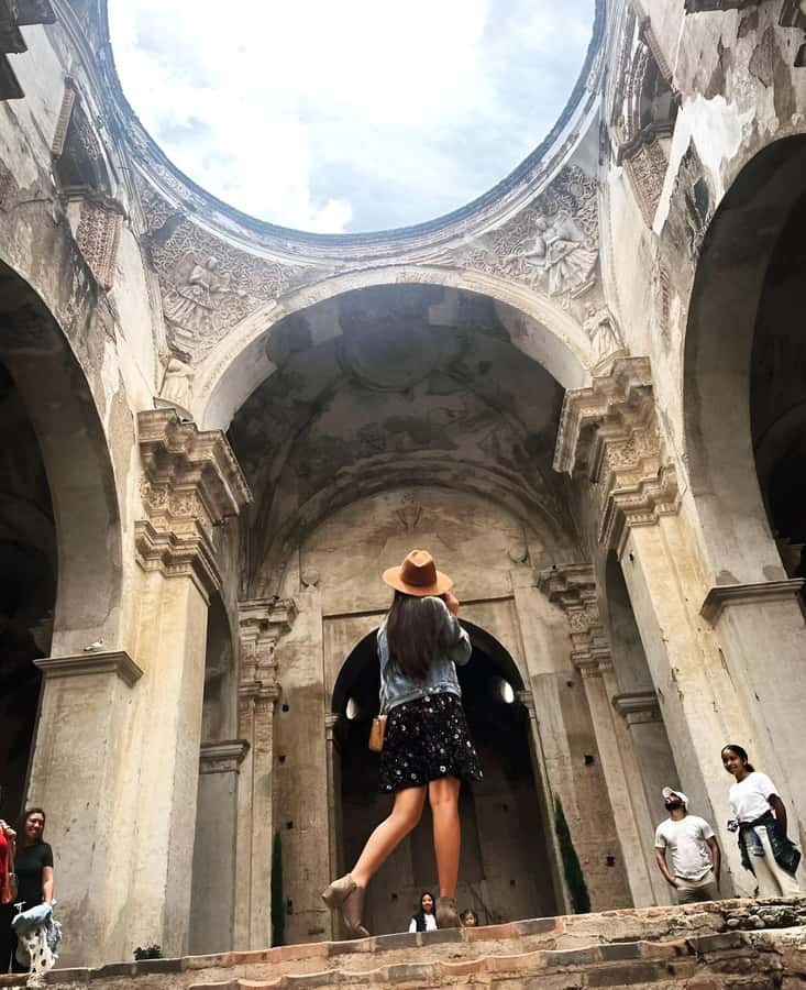 From Guatemala City, Tour to Antigua Guatemala - The road to Antigua and its mountain views