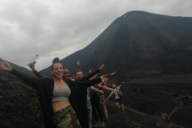 Hike to Pacaya Volcano from Antigua - Marshmallows, pizza, and a little volcanic theater