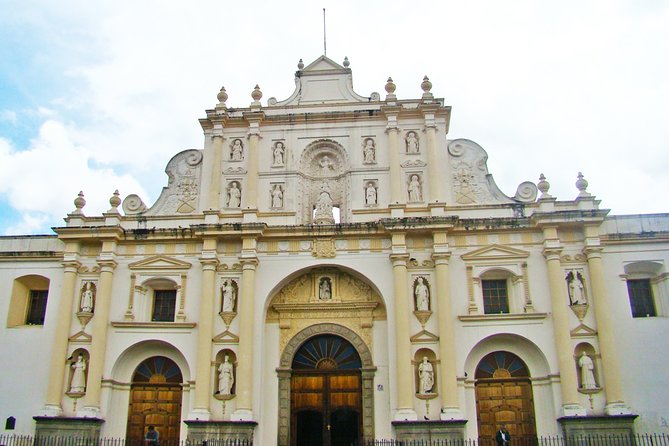 Historical and Cultural Walking Tour of Antigua Guatemala - Tanque de la Union and ordinary city life
