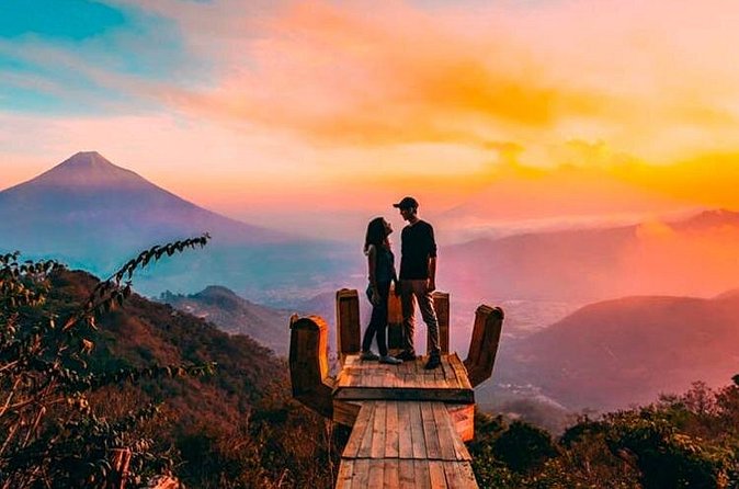 Hobbitenango, Altamira and Antigua Borial parks. - Why the guide can make or break the day