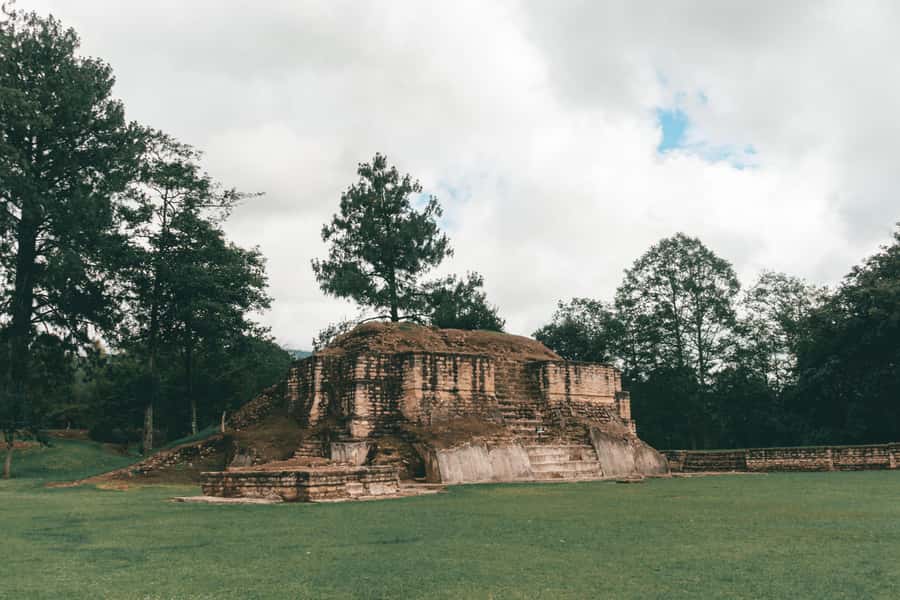 Iximche and Antigua Day Tour - Why Pair Iximché With Antigua?