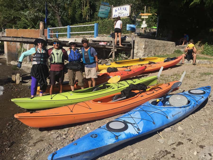Kayak Hike Adventure. Visit Tzununa, Jaibalito, Santa Cruz - One hour along the cliffs and bays