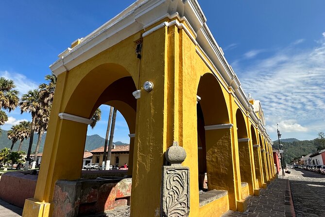Living City - Santa Catalina Arch and Antigua’s best-known view