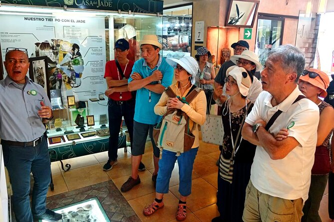Meeting the guatemala´s culture with a local guide in Antigua. - Jade at JADES ANTIGUA