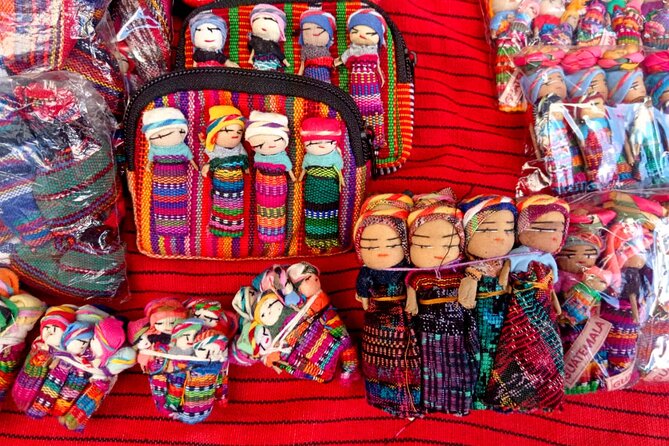 Meeting the guatemala´s culture with a local guide in Antigua. - La Polvora, where Antigua shops for daily life