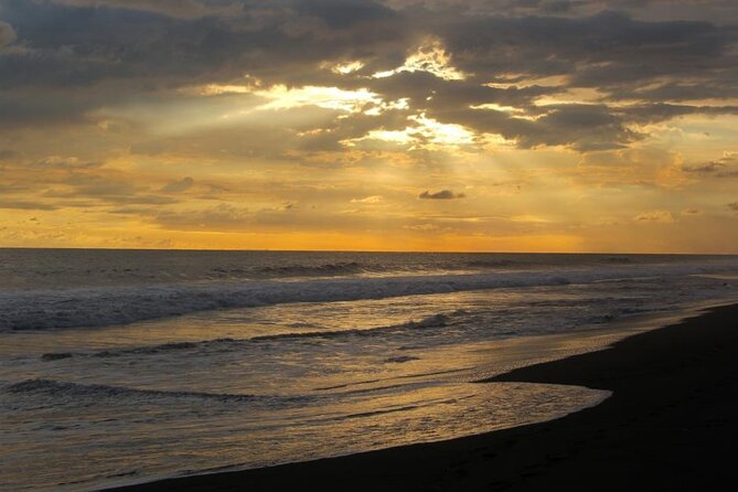 Monterrico Hawaii Beach with Day Pass from Antigua Guatemala. - The early drive from Antigua to Hawaii Beach