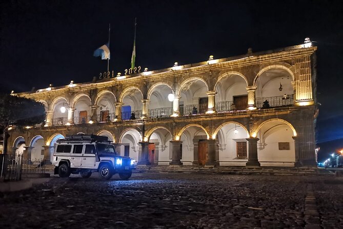 Night Photo Tour in Guatemala City - The historic district and the post office arch