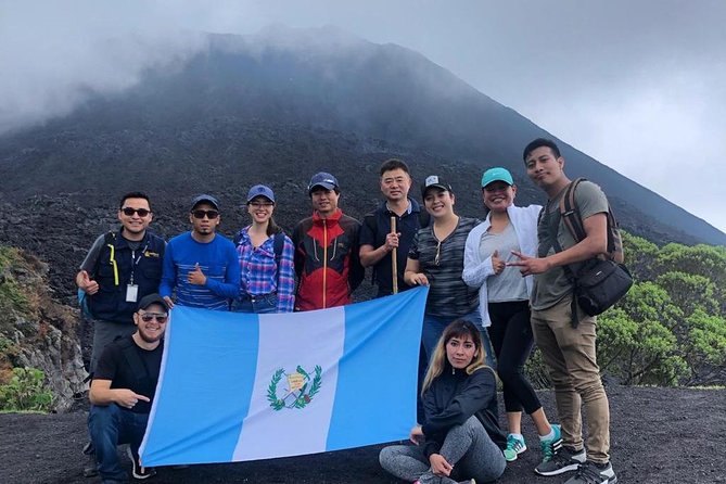 Pacaya Volcano Private Tour: Nature, Adventure and Pizza - The first trail sections through forest