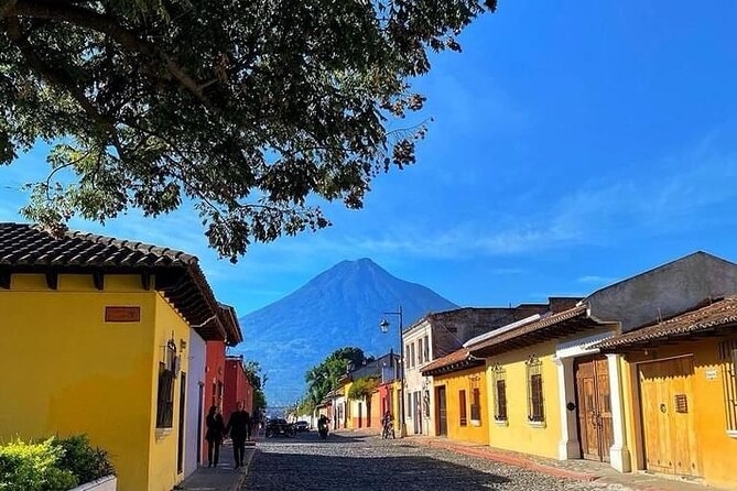 PRIVATE SHUTTLE AIRPORT/ANTIGUA - LAKE ATITLAN or VICEVERSA - Why a private transfer makes sense in Guatemala