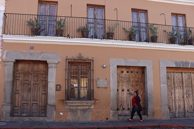 Private Tour of the Emblematic Streets of Antigua Guatemala - Starting in the central square