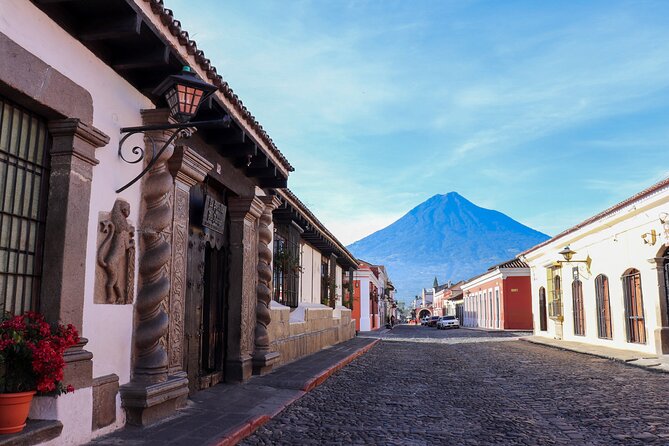 Private Tour of the Emblematic Streets of Antigua Guatemala - Coffee and tea at Jade Café