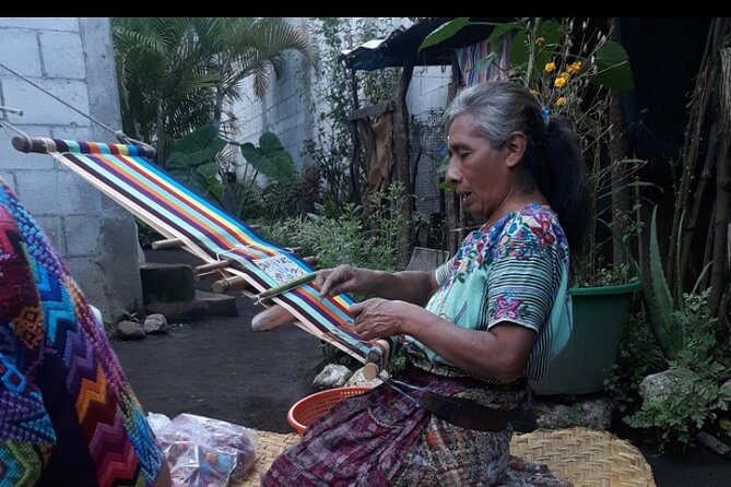 San Antonio Aguascalientes Weaving Tour from Antigua - Meeting Milvia’s family at home