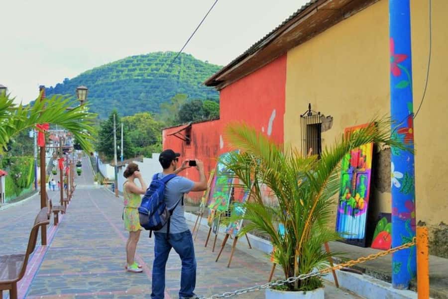 San Salvador: Full Day Ruta de Las Flores and Coffee Farm - Guides who add value beyond directions