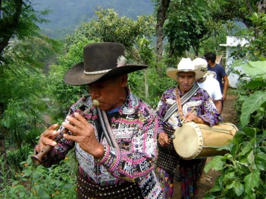 Santa Cruz La Laguna: 6-Hour Solola Hike & Market Visit - Who should book this hike?