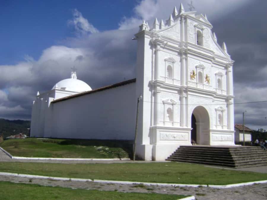 Santa Cruz La Laguna: 6-Hour Solola Hike & Market Visit - Lunch in the mountains, at your own cost