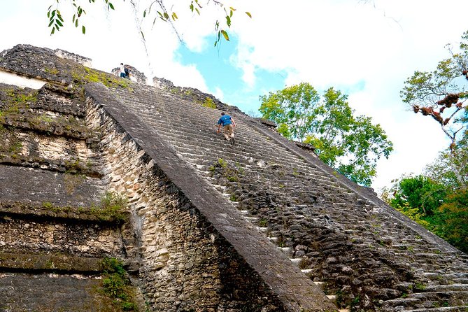 Tikal Full-Day Group Tour - Meeting your guide at Mundo Maya Airport