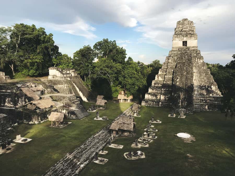 Tikal Privade Tour all included - Entering Tikal with an INGUAT-certified guide
