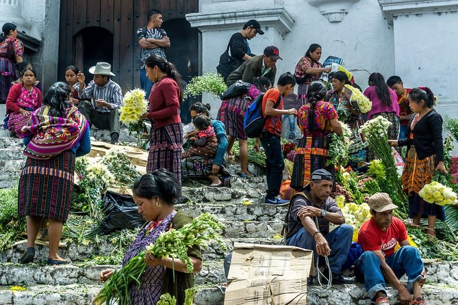 Traditional & Colorful Chichicastenango Market Walking Tour - Four hours among the stalls at Plaza y Mercado Santo Tomas