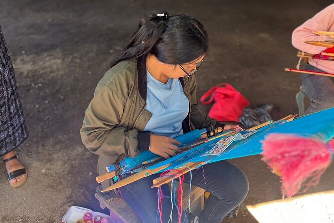 Village Tour in Antigua Guatemala - San Antonio Aguas Calientes and the art of weaving