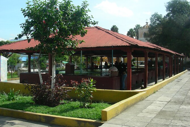 Village Tour in Antigua Guatemala - Guide quality and the pace of the morning