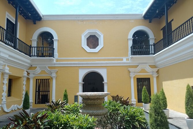Walking tour Jewels of Antigua : A Tour of the Unmissable - Legends, the city square, and Tanque La Unión
